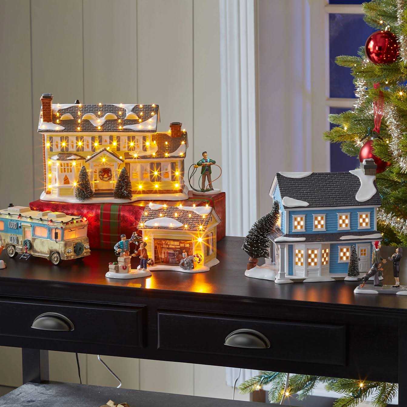 Department 56 The Griswold Holiday House - Image 4