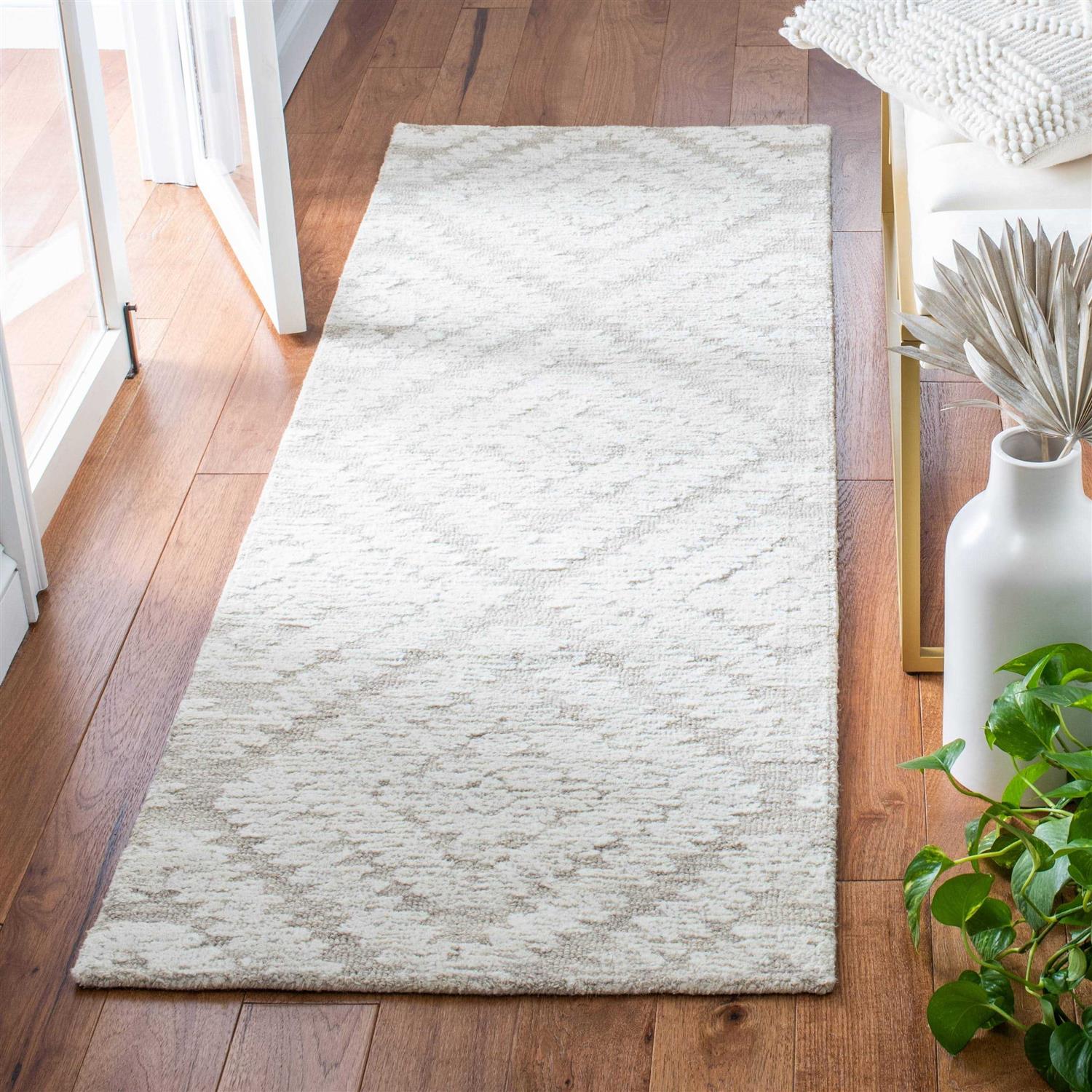 Safavieh Micro-Loop Handmade Rug - Image 3