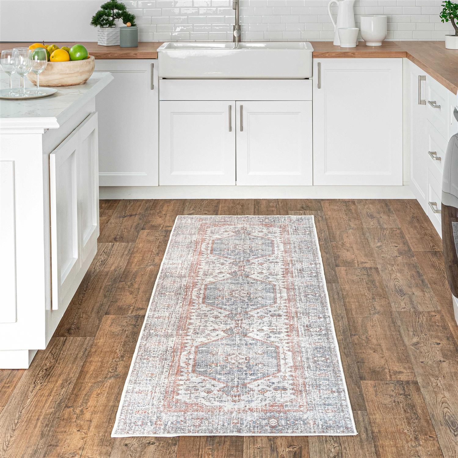 nuLOOM Jacquie Vintage Floral Area Rug - Image 4