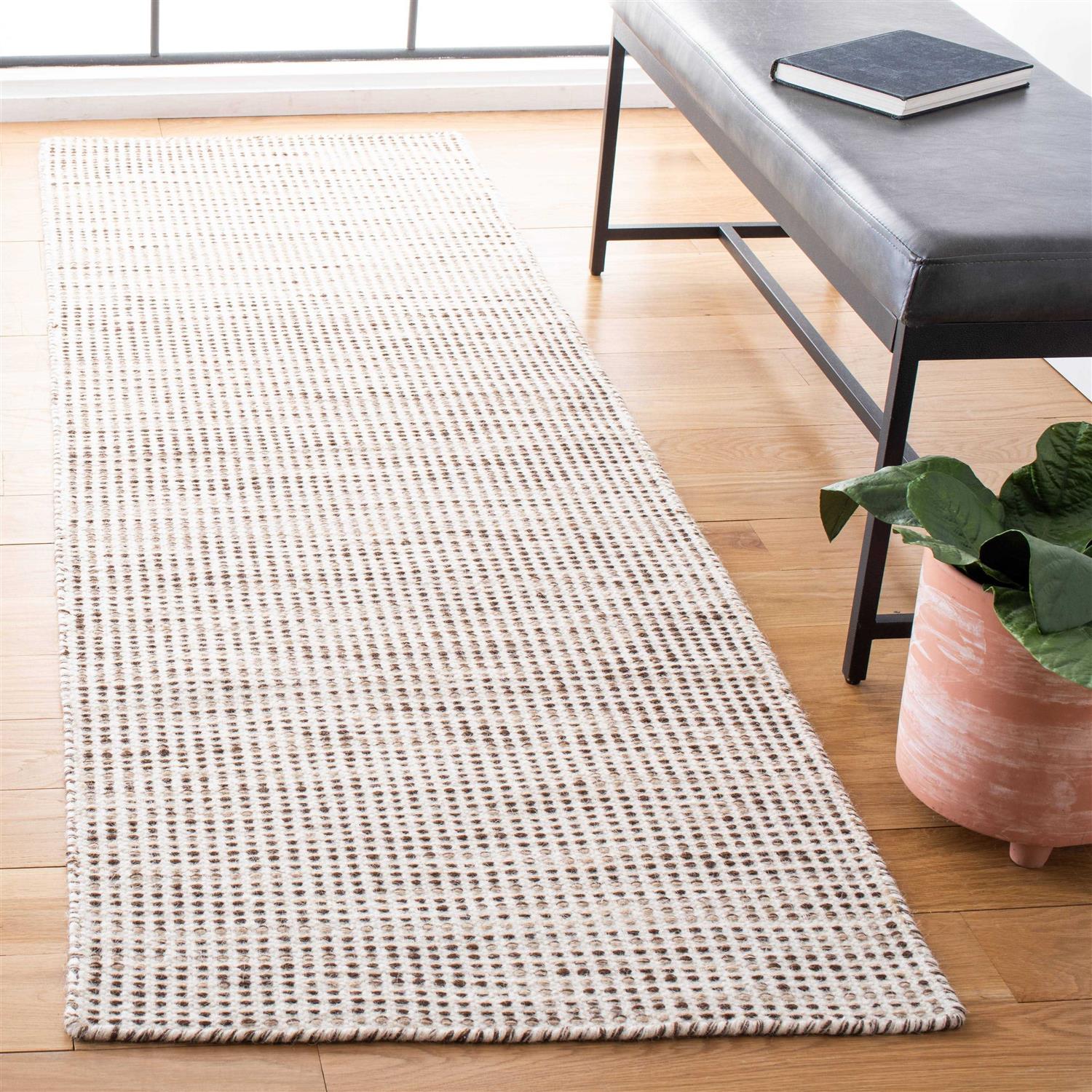 Safavieh Vermont Handmade Rug - Image 5