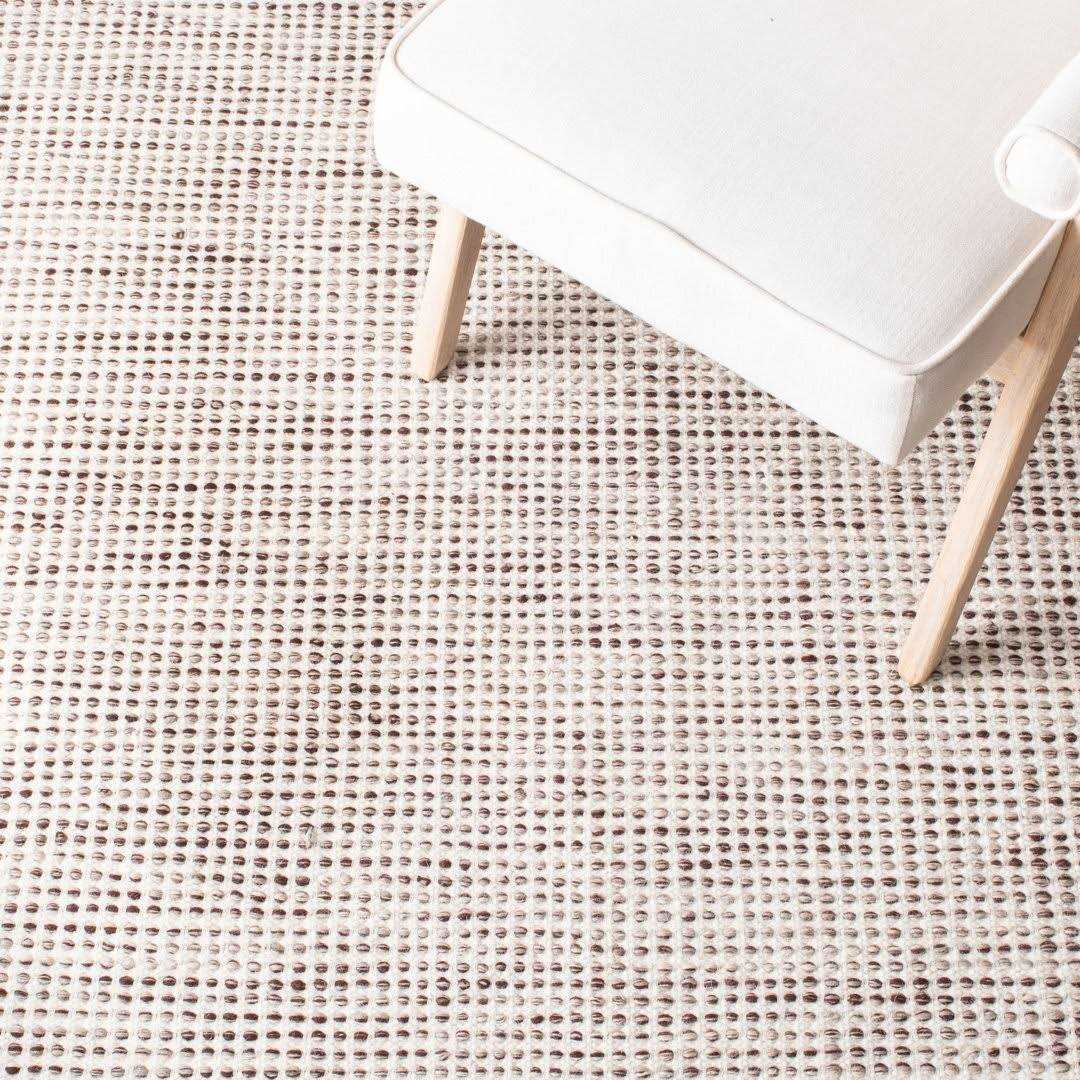 Safavieh Vermont Handmade Rug - Image 5